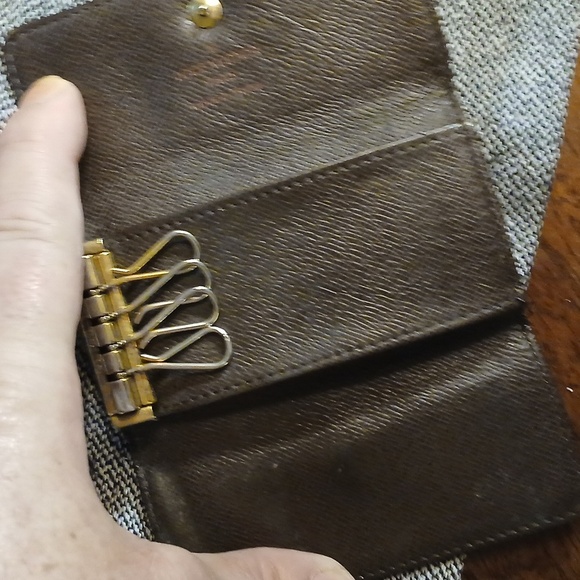 Authentic Louis Vuttion Key Case - Picture 10 of 12